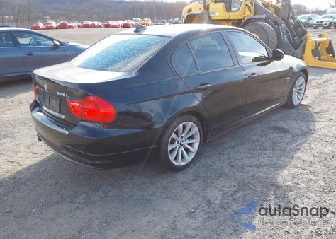 2011 BMW 328I xDrive z USA, uszkodzony, nr VIN WBAPK5C53BF126850